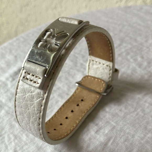 Fossil: White Leather Bracelet- Silver Tone Butterfly Accent - Picture 6 of 16